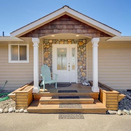 Stunning Home In Coupeville With Deck And Beach Access Exteriör bild