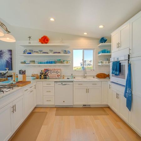 Stunning Home In Coupeville With Deck And Beach Access Exteriör bild